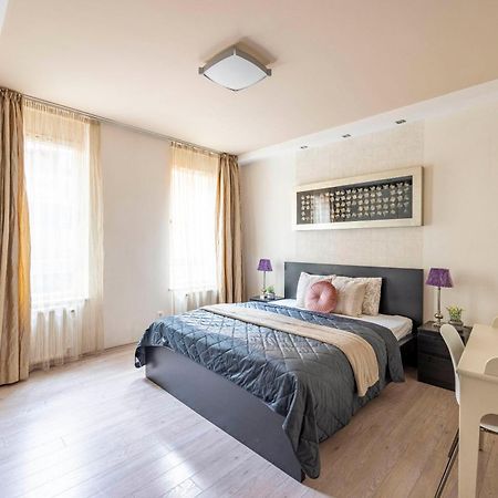 Exclusive Central Suite With Balcony By Prestige Homes Budapeszt Zewnętrze zdjęcie