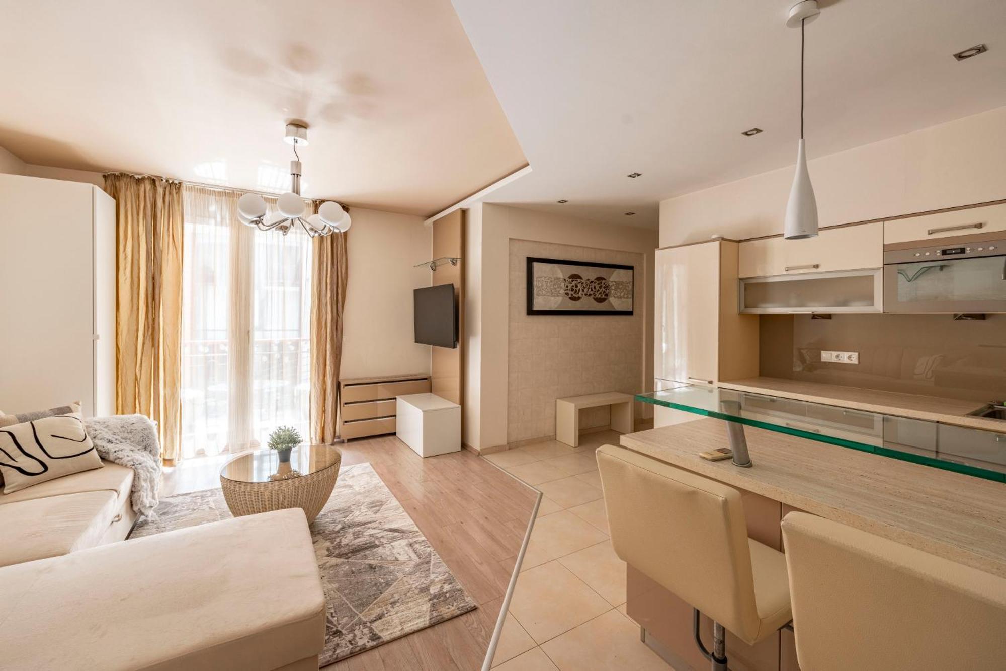 Exclusive Central Suite With Balcony By Prestige Homes Budapeszt Zewnętrze zdjęcie